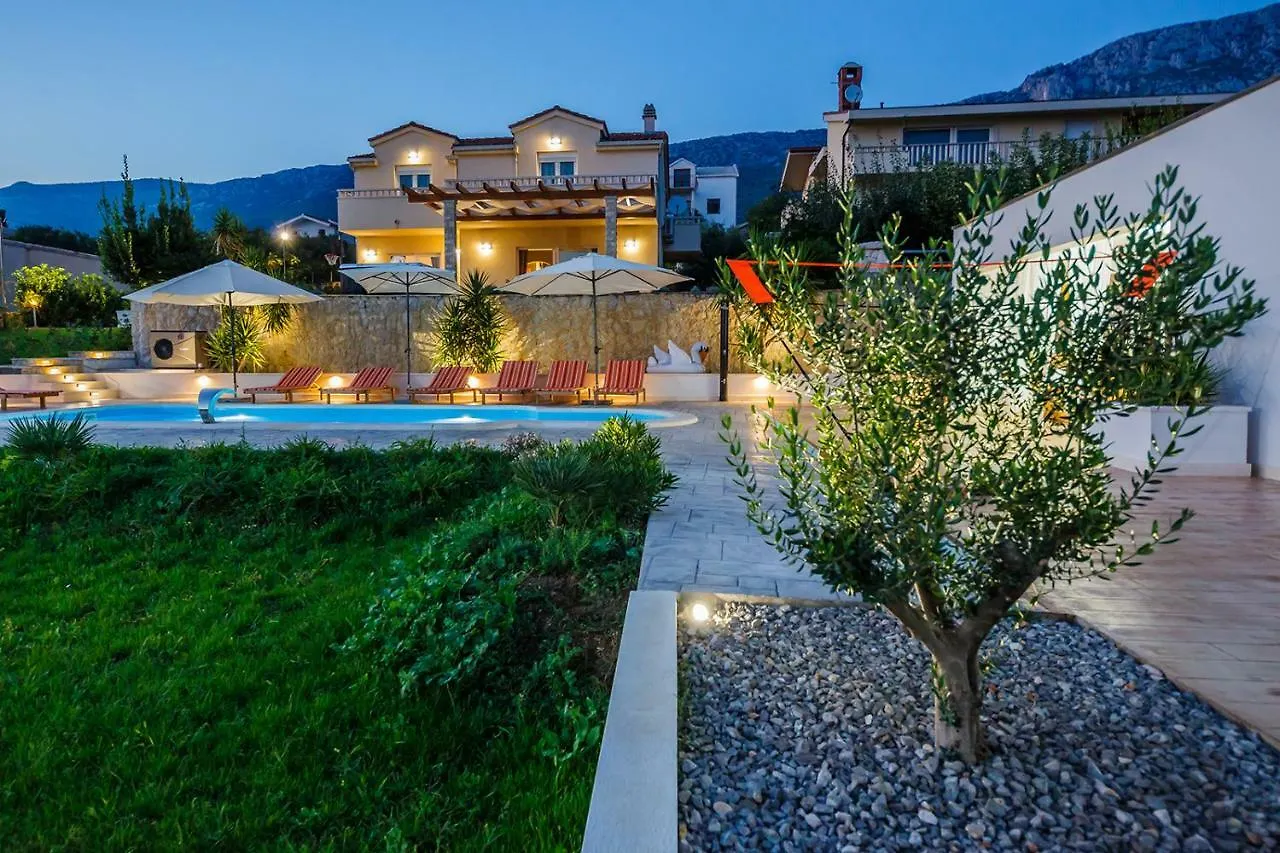 Sun-Kissed Luxury Mediterranean Villa Kaštela 0*,
