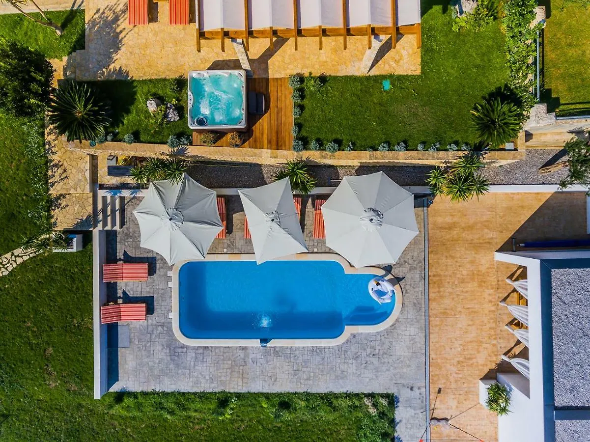 Sun-Kissed Luxury Mediterranean Villa Kaštela