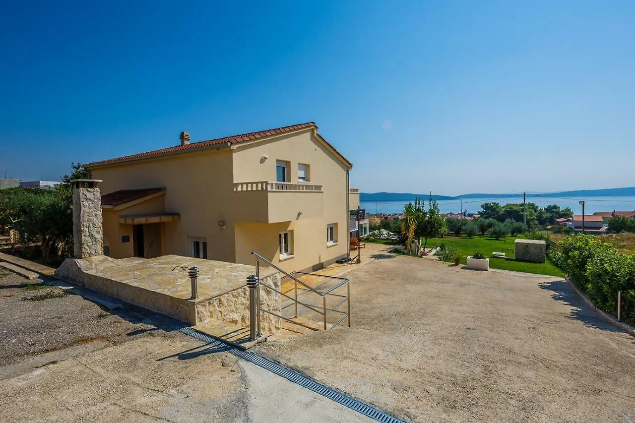 Sun-Kissed Luxury Mediterranean Villa Kaštela 0*,  Chorvatsko